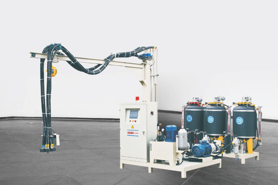 Tre-komponent polyuretan högtrycksskummande injektionsmaskin Ningbo Xinliang Machinery Co., Ltd.